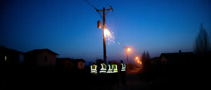 Авария на электросетях вызвала перебои с подачей электричества в нескольких населенных пунктах Крыма