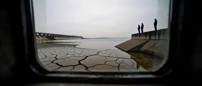 Критическое падение уровня воды в Новоднестровском водохранилище вынудило Украину сократить сброс Днестра