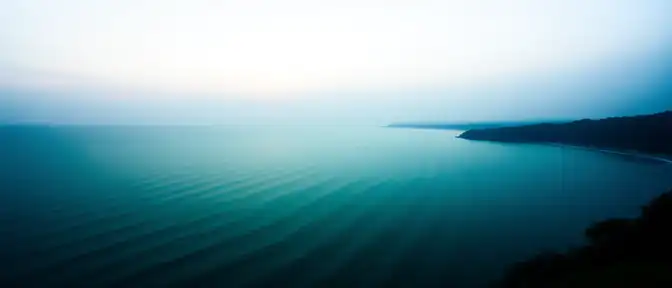 Мощный подземный толчок в индонезийских водах не принес разрушений